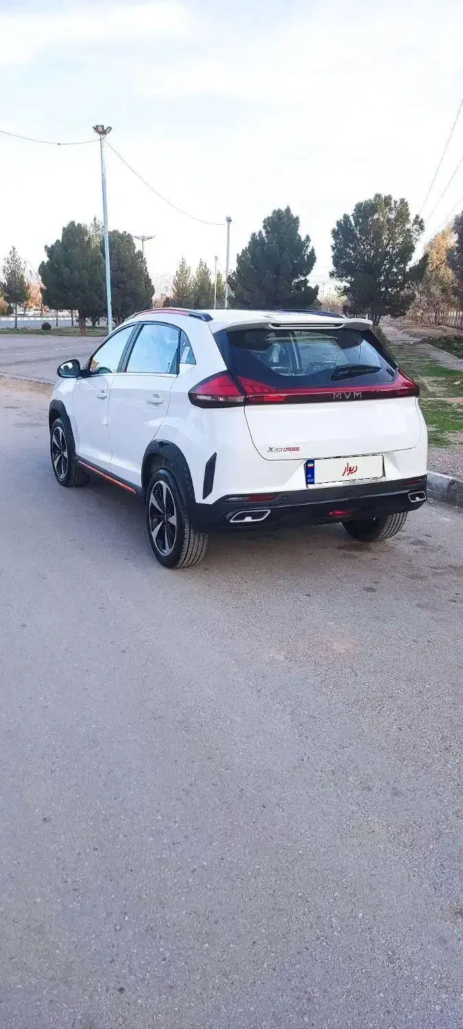 ام وی ام X33 کراس دنده‌ای - 1402