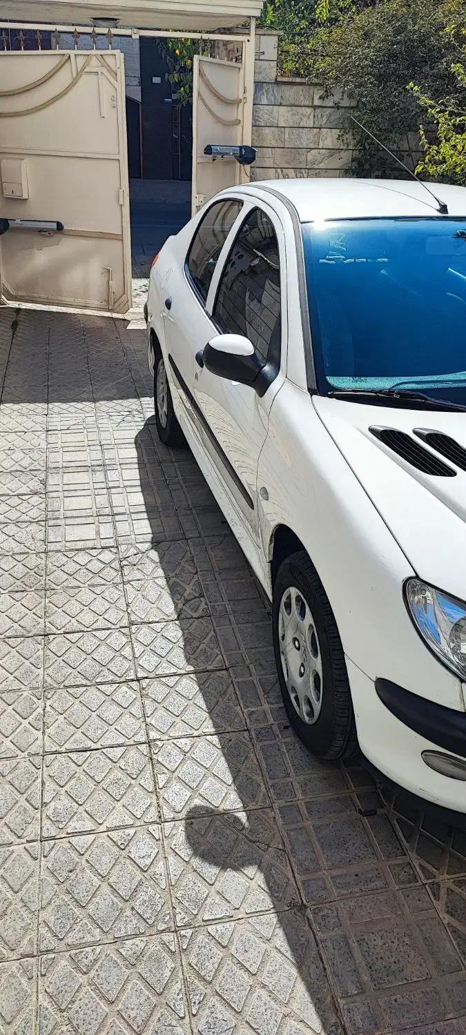 پژو ۲۰۶ صندوق دار v8 - 1393