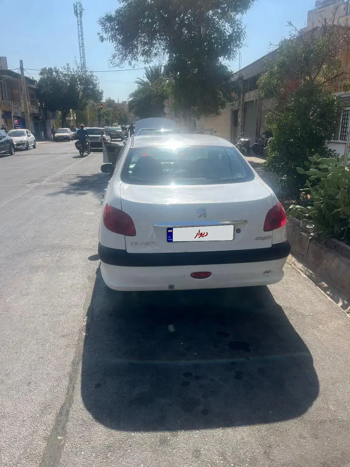 پژو ۲۰۶ صندوق دار v8 - 1393