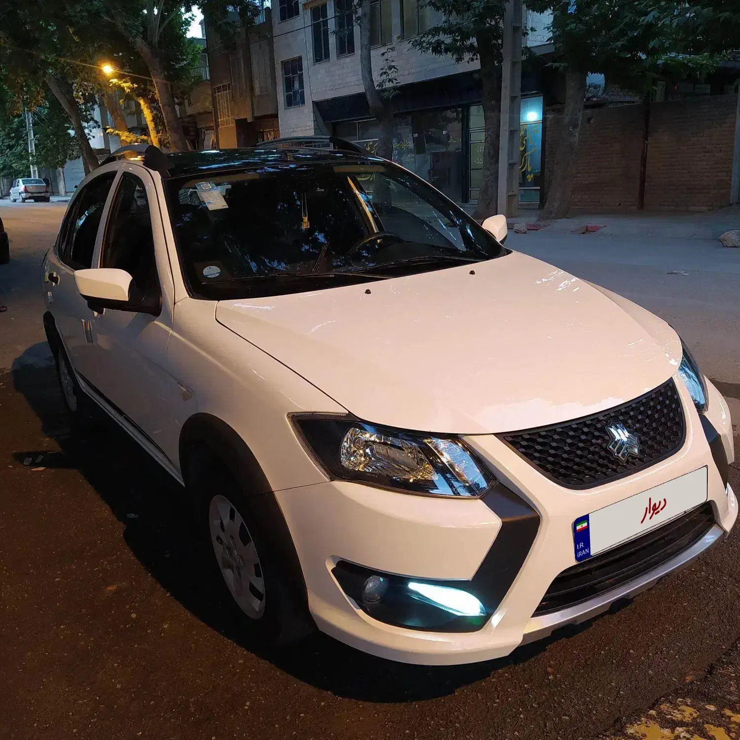 کوییک R دنده‌ای - 1403
