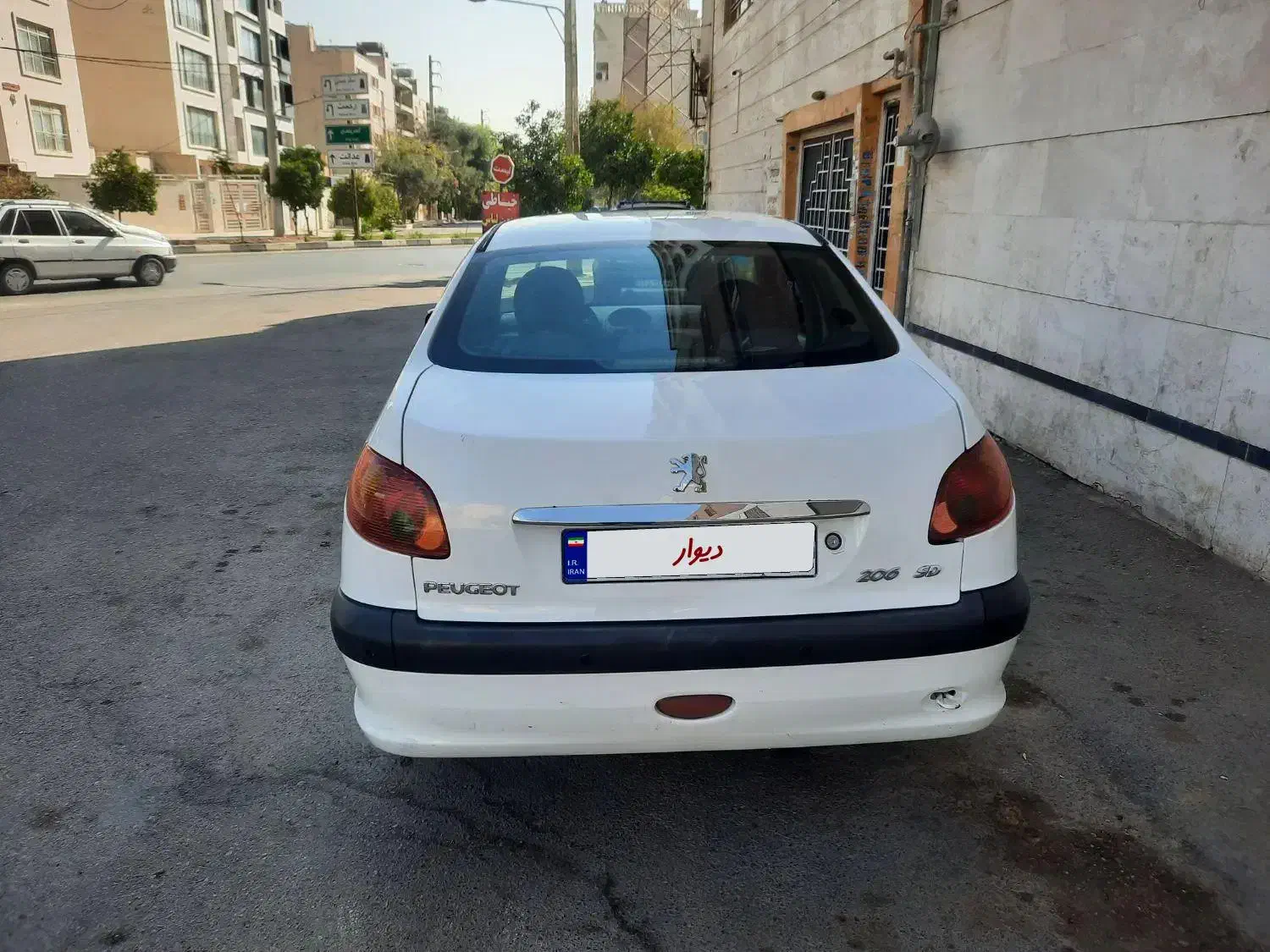 پژو ۲۰۶ صندوق دار v8 - 1392