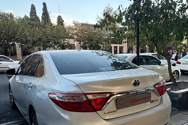 تویوتا کمری XLE - 2015