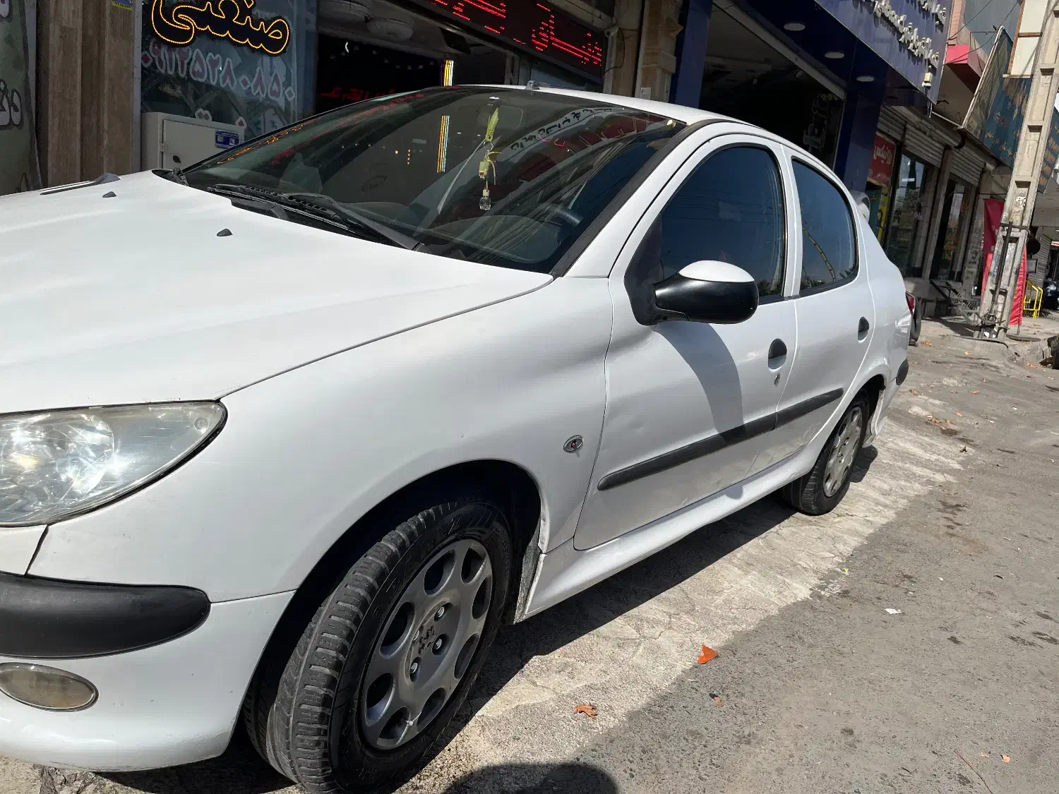 پژو ۲۰۶ صندوق دار v8 - 1395
