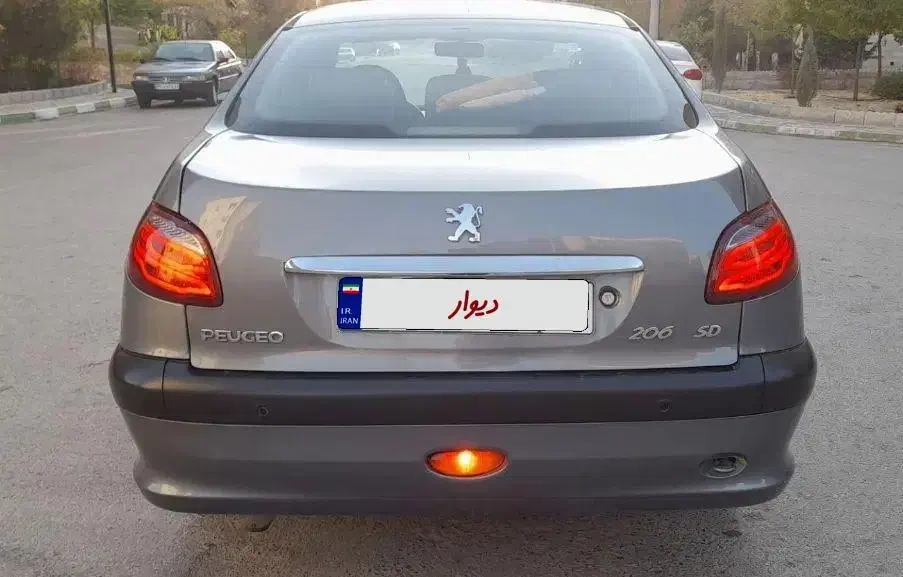 پژو ۲۰۶ صندوق دار v8 - 1393