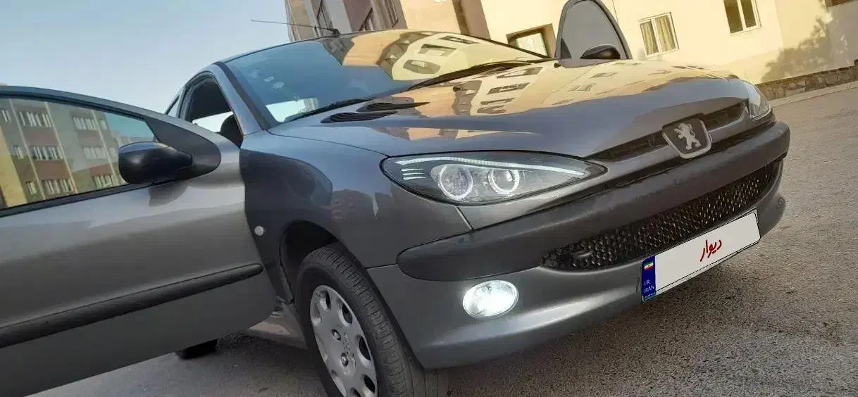 پژو ۲۰۶ صندوق دار v8 - 1393