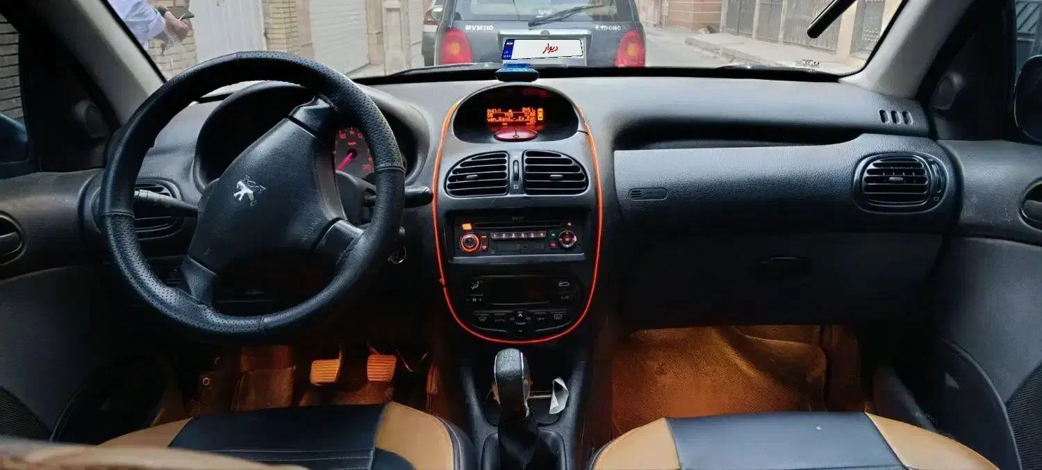 پژو ۲۰۶ صندوق دار v8 - 1393