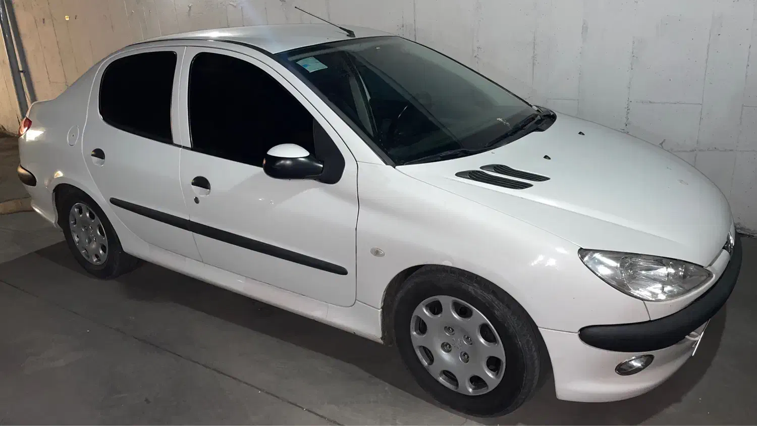 پژو ۲۰۶ صندوق دار v8 - 1393