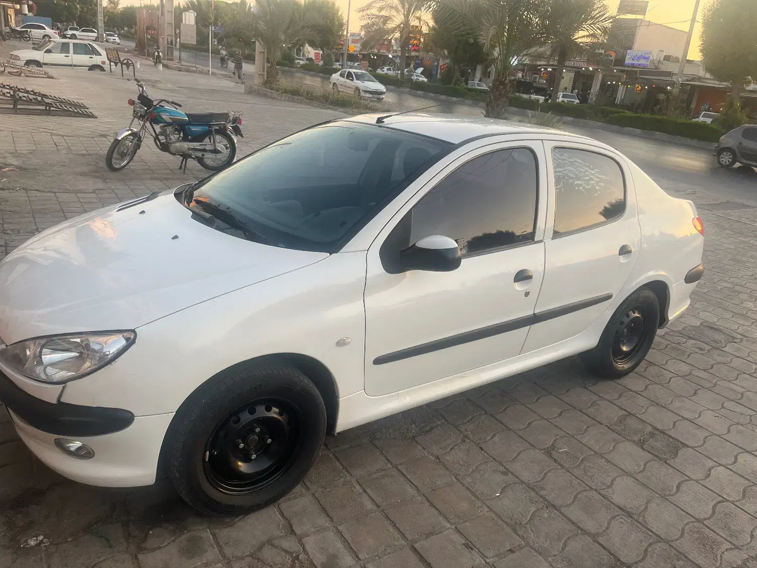 پژو ۲۰۶ صندوق دار v8 - 1396
