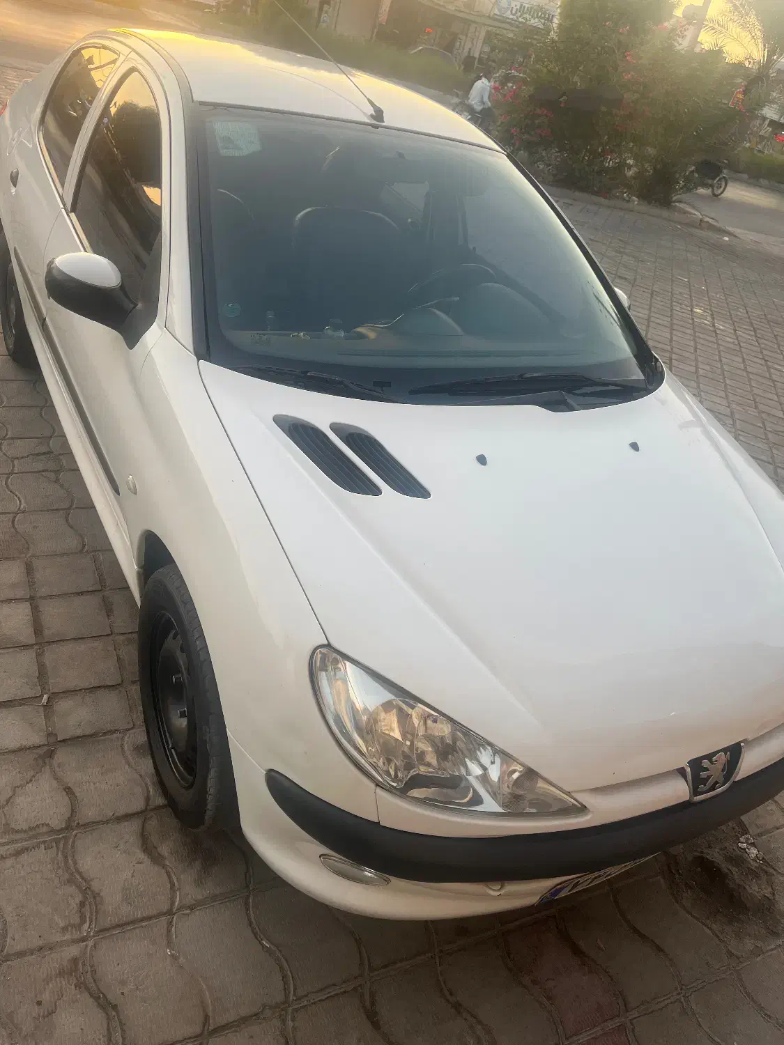 پژو ۲۰۶ صندوق دار v8 - 1396