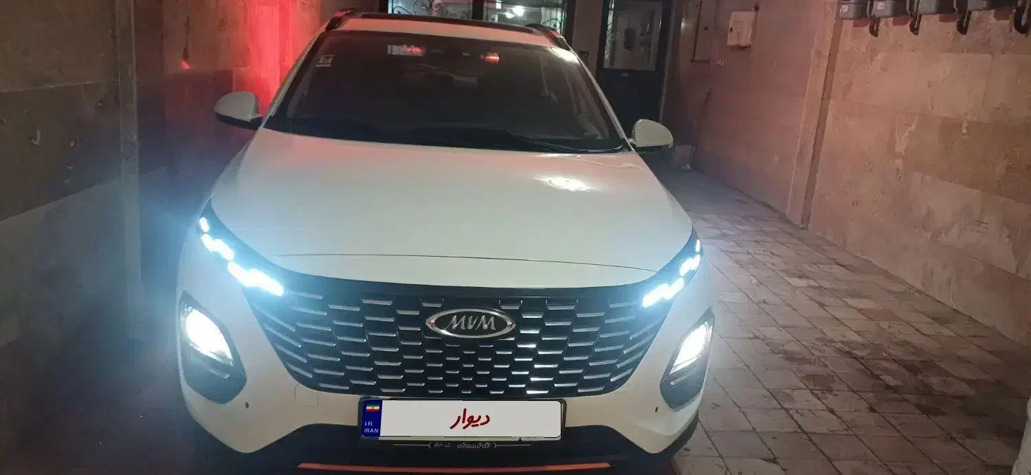 ام وی ام X33 کراس دنده‌ای - 1402