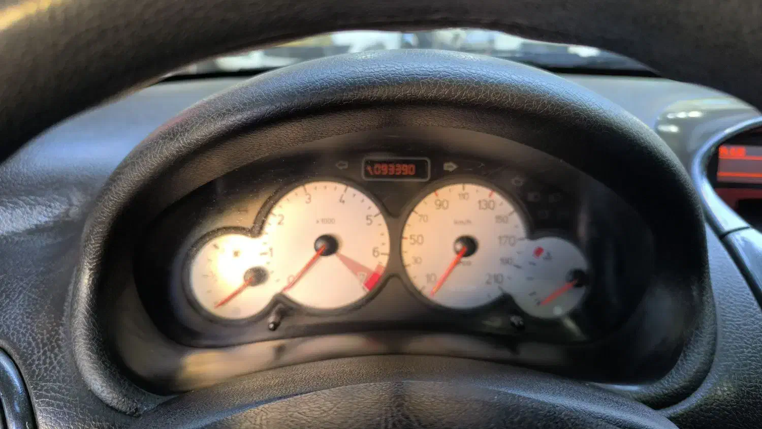 پژو ۲۰۶ صندوق دار v8 - 1399