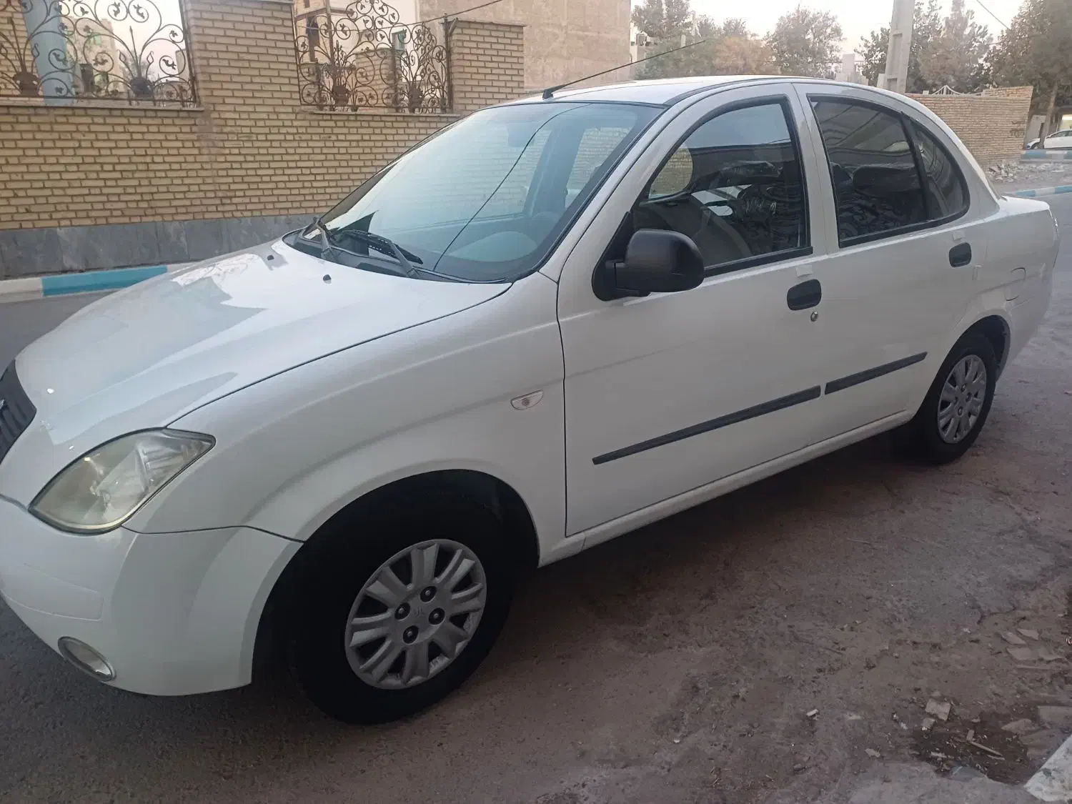 تیبا صندوق دار SX - 1400