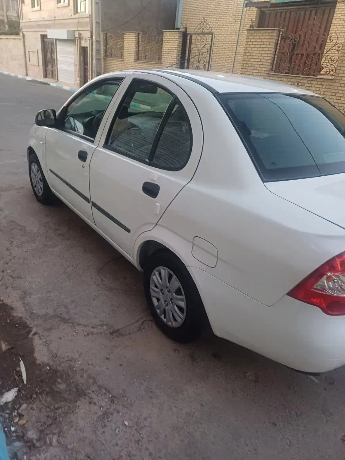تیبا صندوق دار SX - 1400
