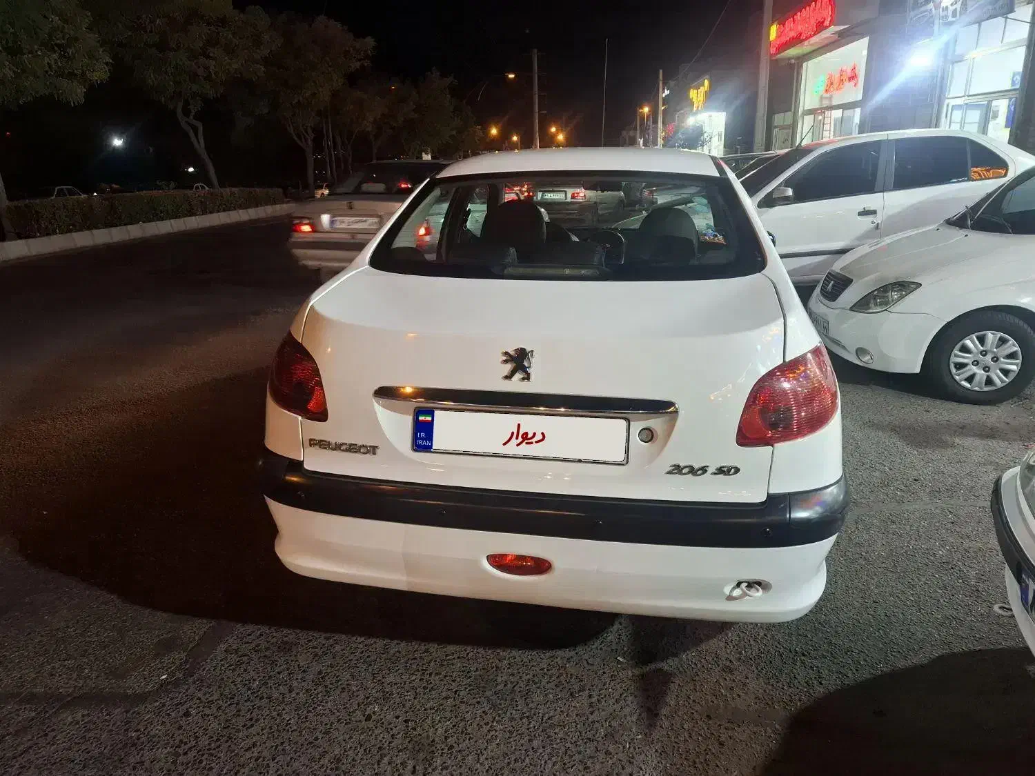 پژو ۲۰۶ صندوق دار v8 - 1390