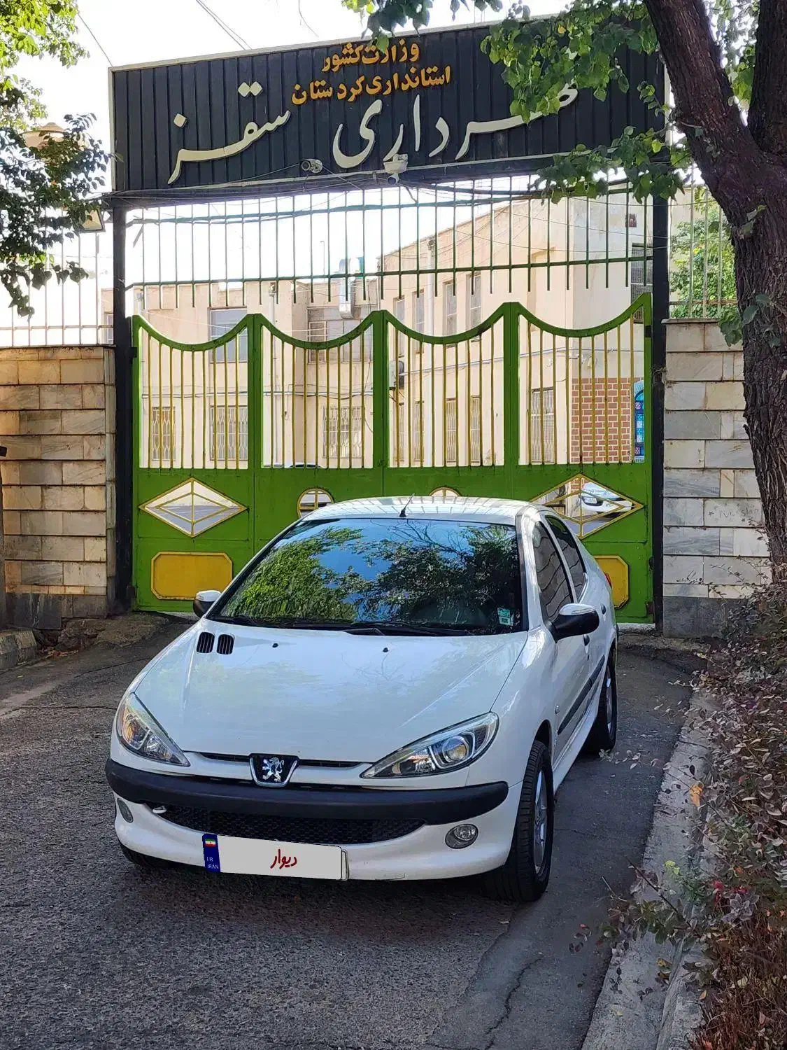 پژو ۲۰۶ صندوق دار v8 - 1393