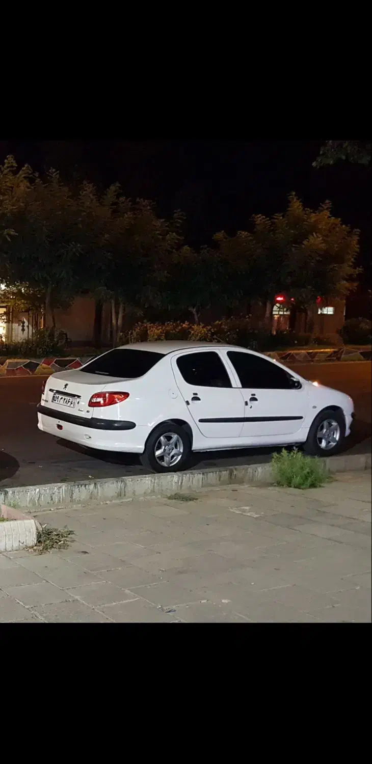 پژو ۲۰۶ صندوق دار v8 - 1393