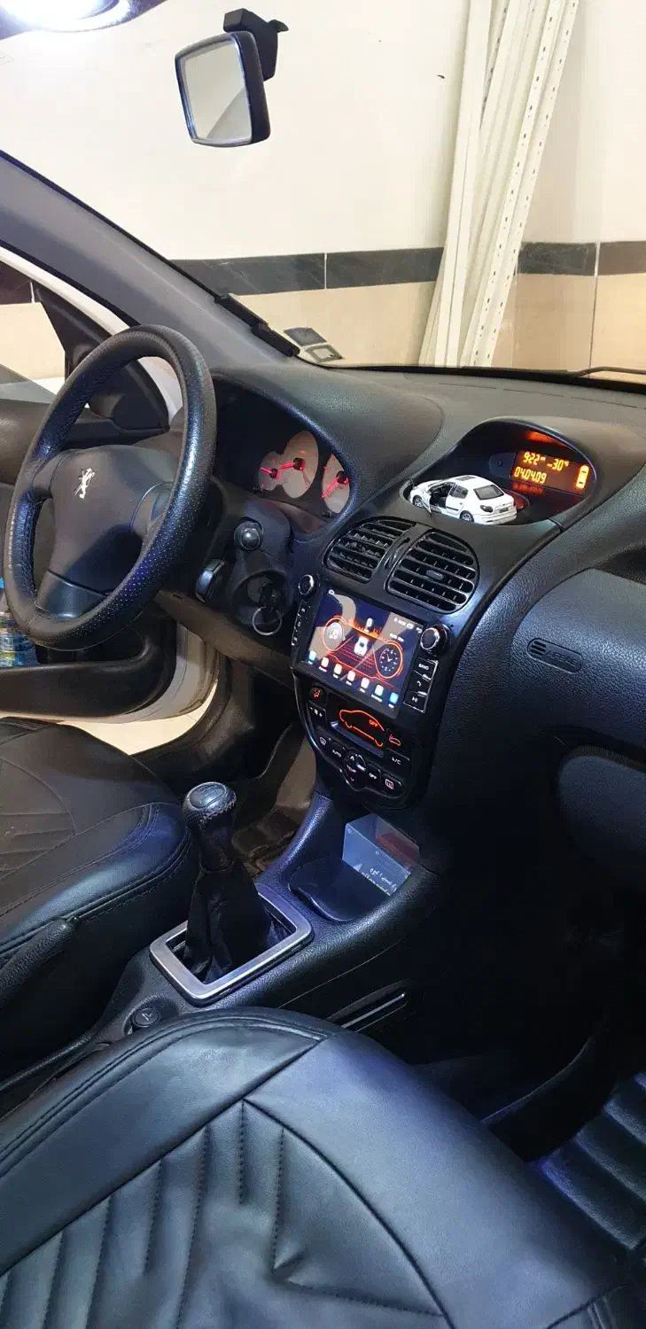 پژو ۲۰۶ صندوق دار v8 - 1393