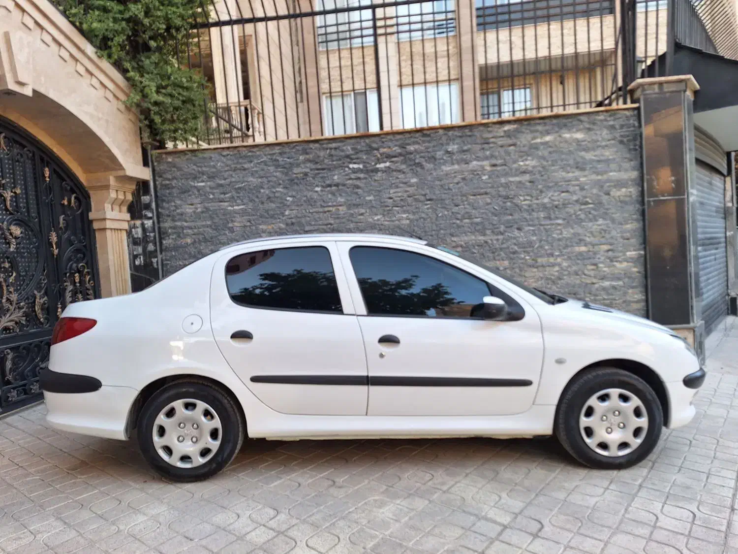 پژو ۲۰۶ صندوق دار v8 - 1395