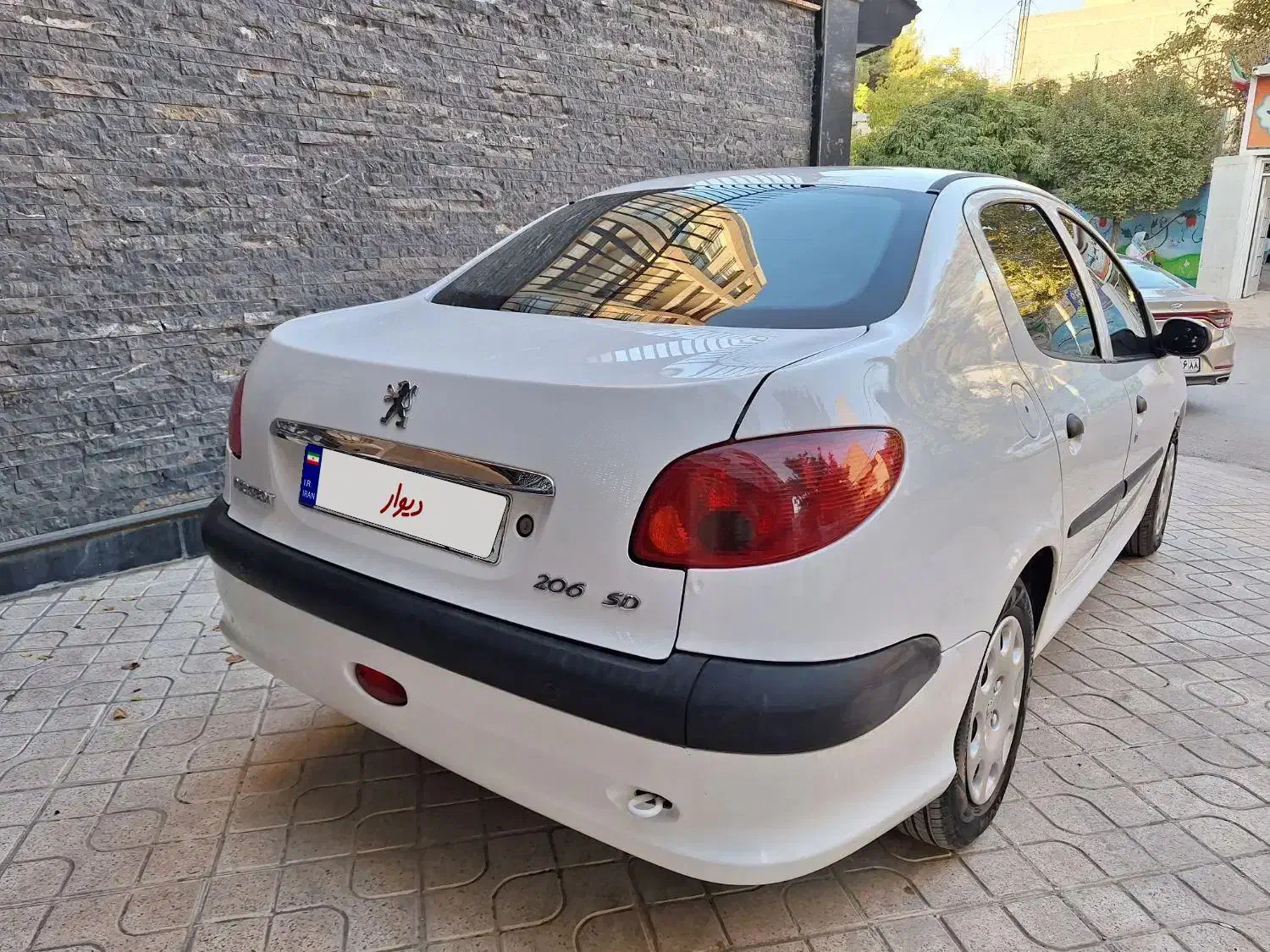 پژو ۲۰۶ صندوق دار v8 - 1395