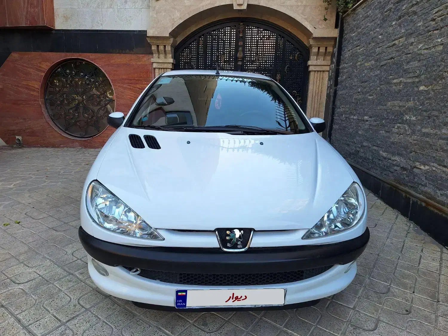 پژو ۲۰۶ صندوق دار v8 - 1395