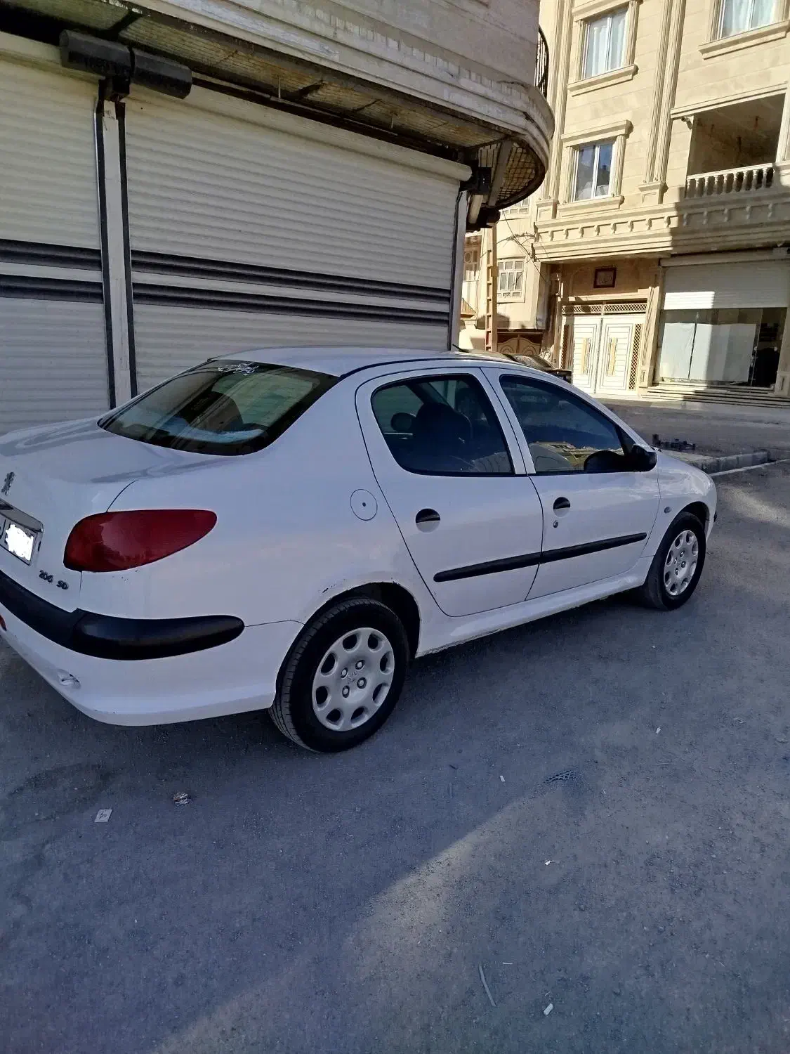 پژو ۲۰۶ صندوق دار v8 - 1392