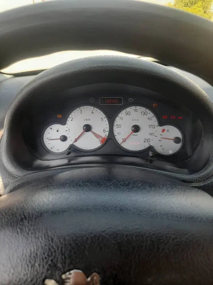 پژو ۲۰۶ صندوق دار v8 - 1398