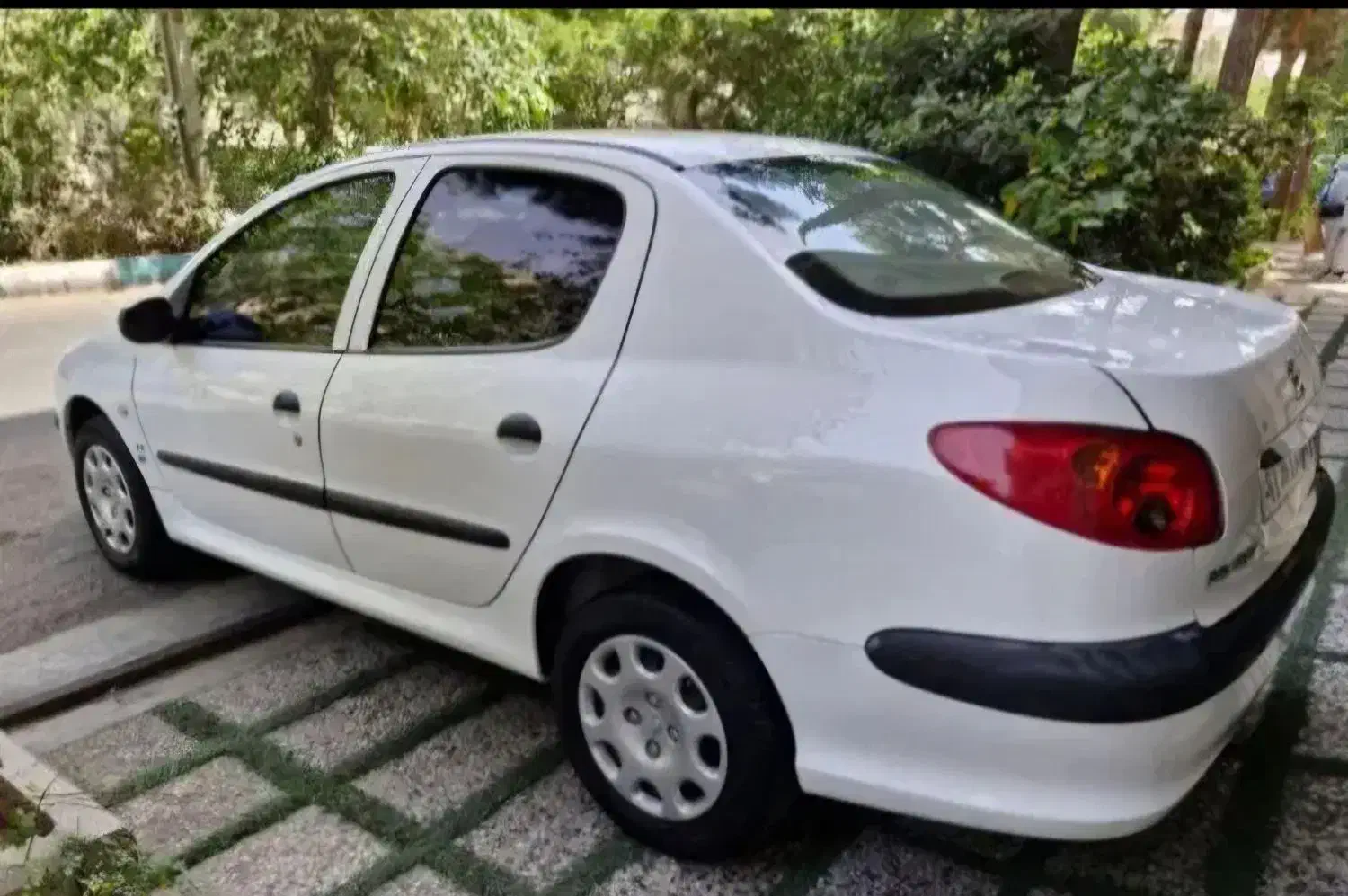 پژو ۲۰۶ صندوق دار v8 - 1391