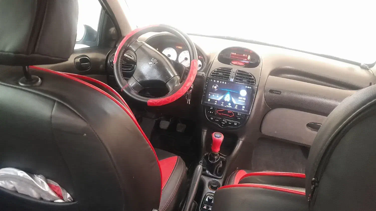 پژو ۲۰۶ صندوق دار v8 - 1396