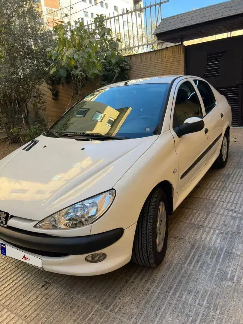 پژو ۲۰۶ صندوق دار v8 - 1393
