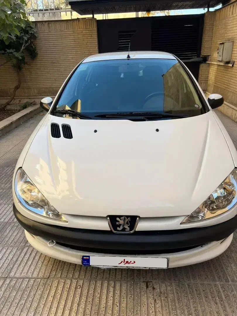 پژو ۲۰۶ صندوق دار v8 - 1393