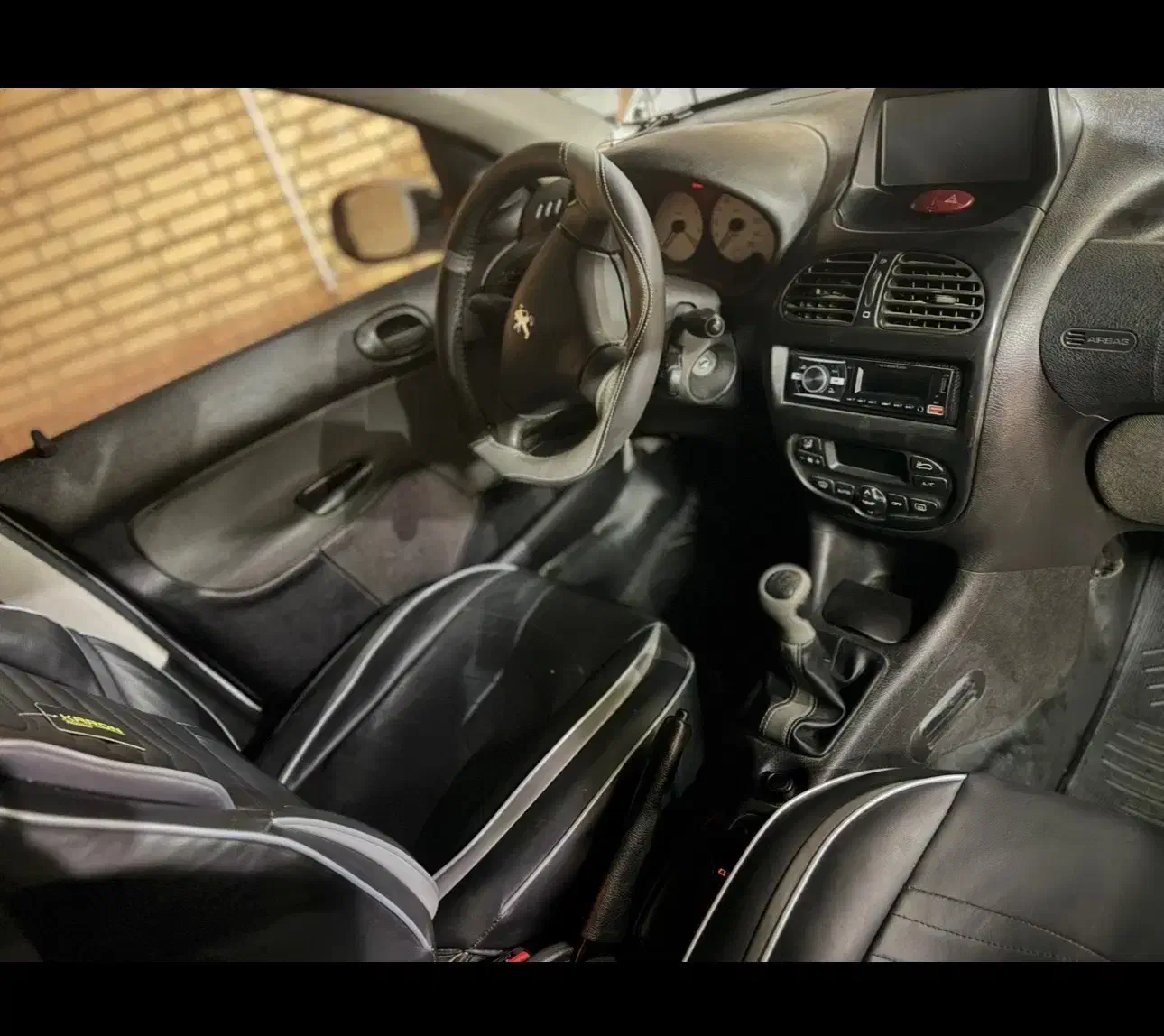 پژو ۲۰۶ صندوق دار v8 - 1393