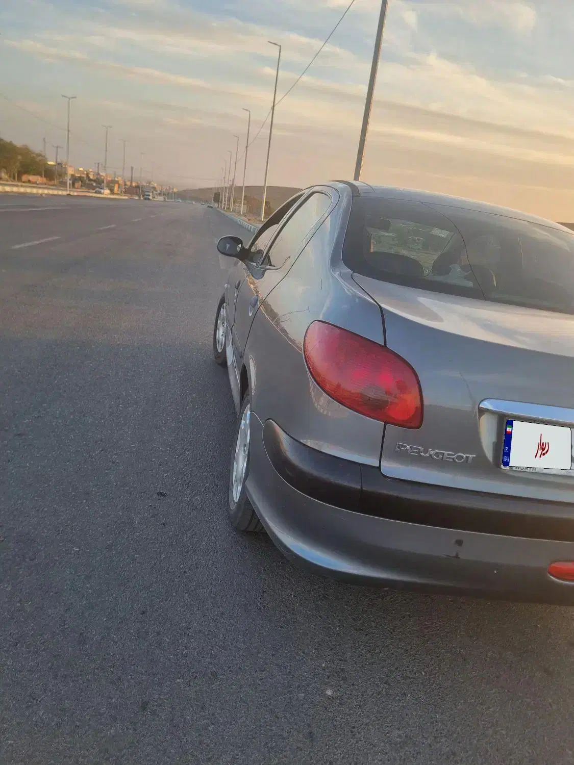 پژو ۲۰۶ صندوق دار v8 - 1398