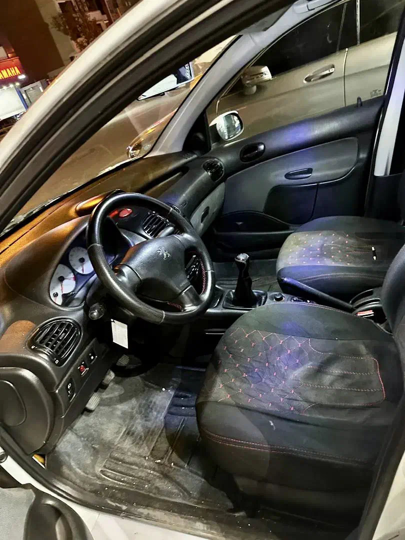 پژو ۲۰۶ صندوق دار v8 - 1395