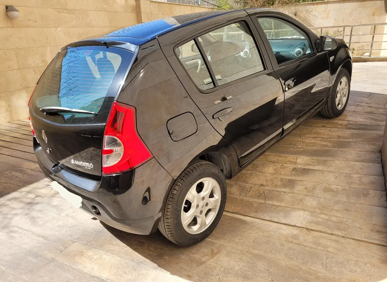 خودرو رنو، ساندرو آگهی ann_20835994