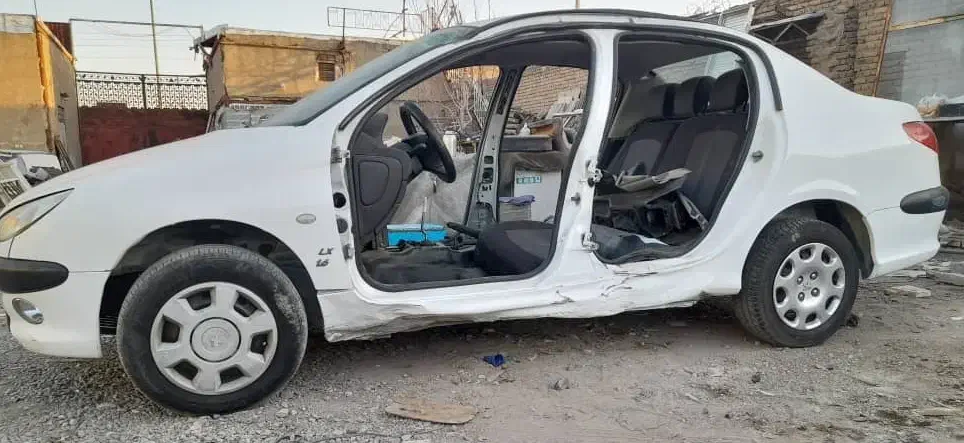 پژو ۲۰۶ صندوق دار v8 - 1395