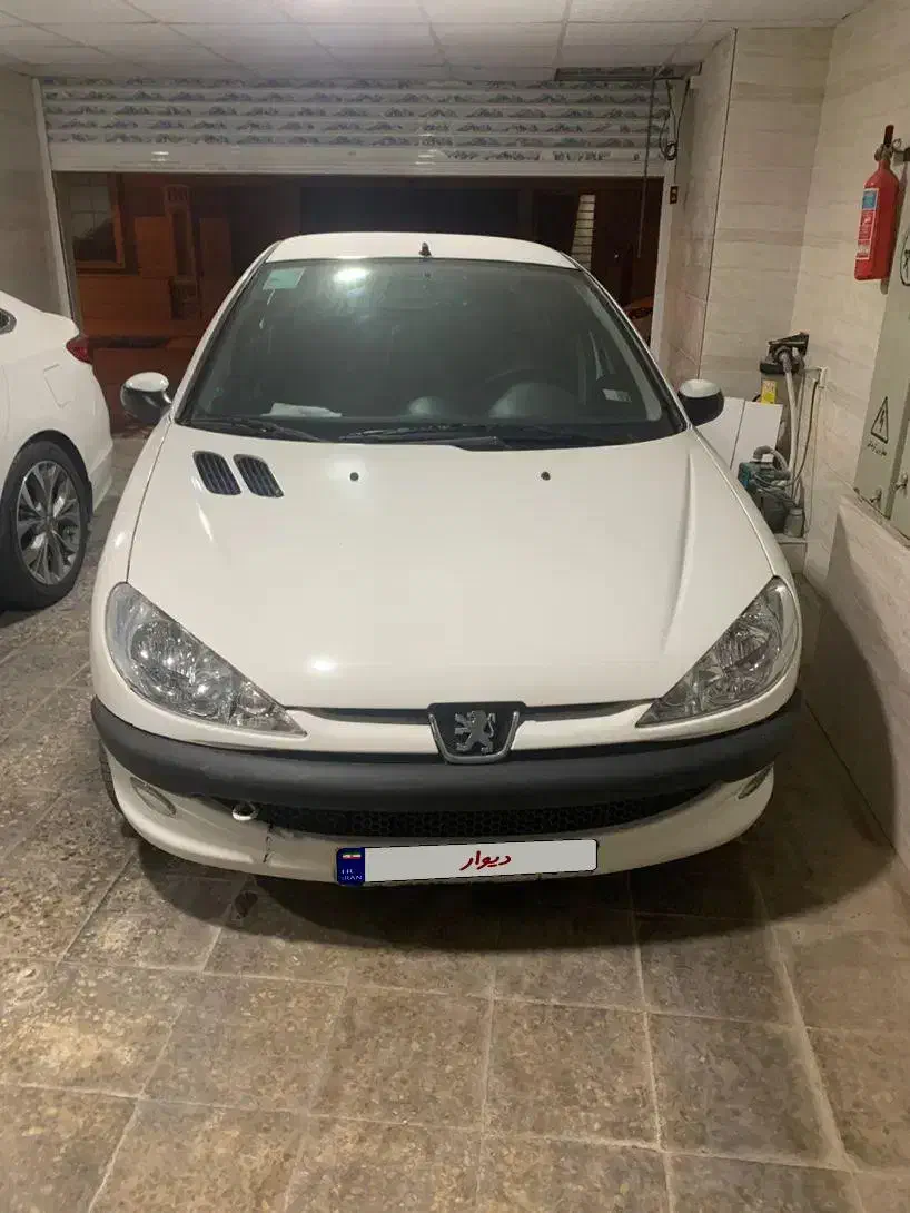 پژو ۲۰۶ صندوق دار v8 - 1394