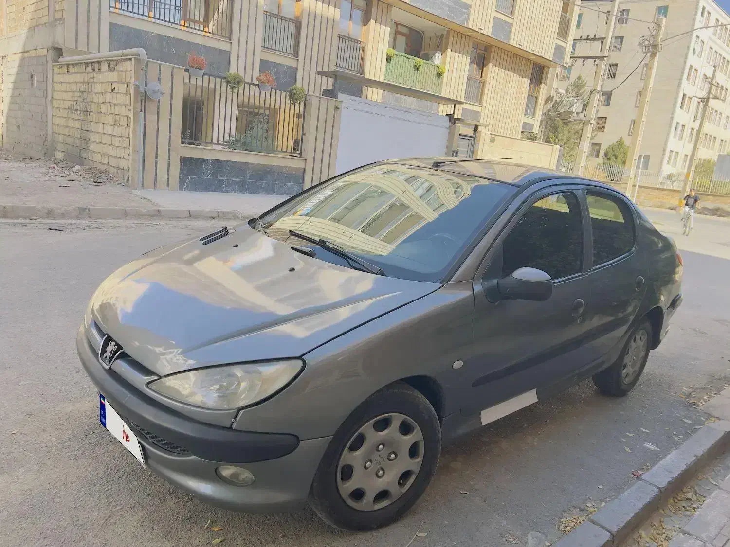 پژو ۲۰۶ صندوق دار v20 - 1388
