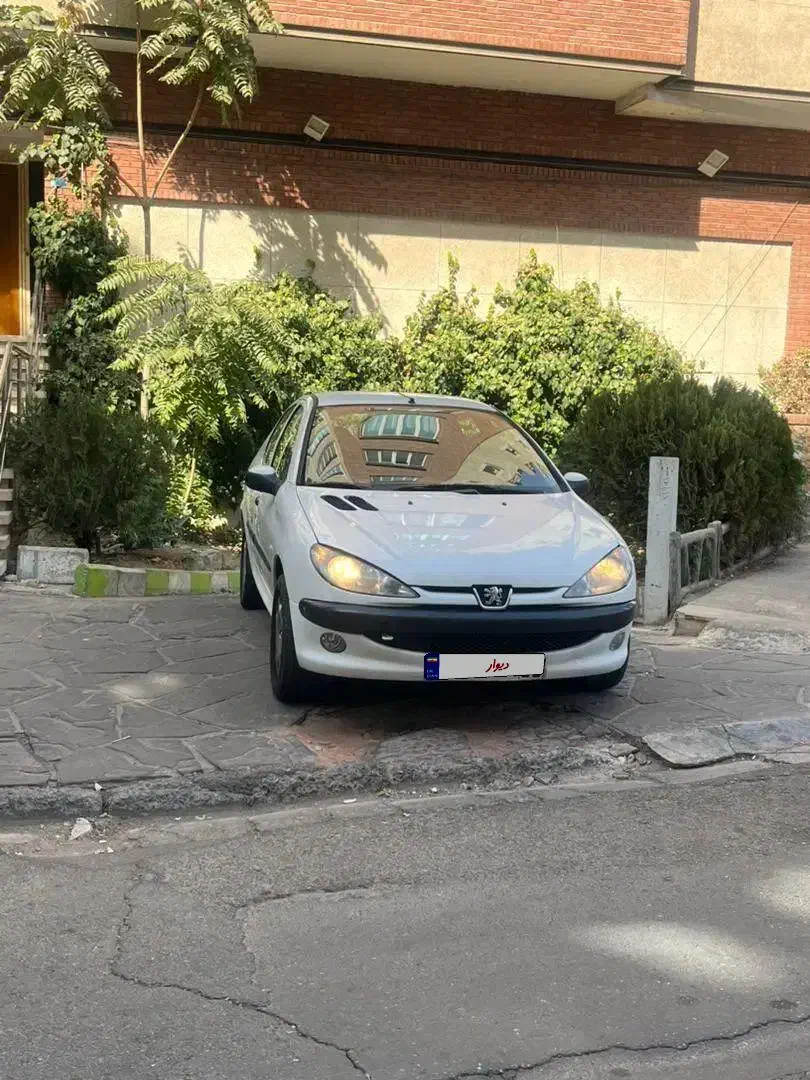 پژو ۲۰۶ صندوق دار v8 - 1394