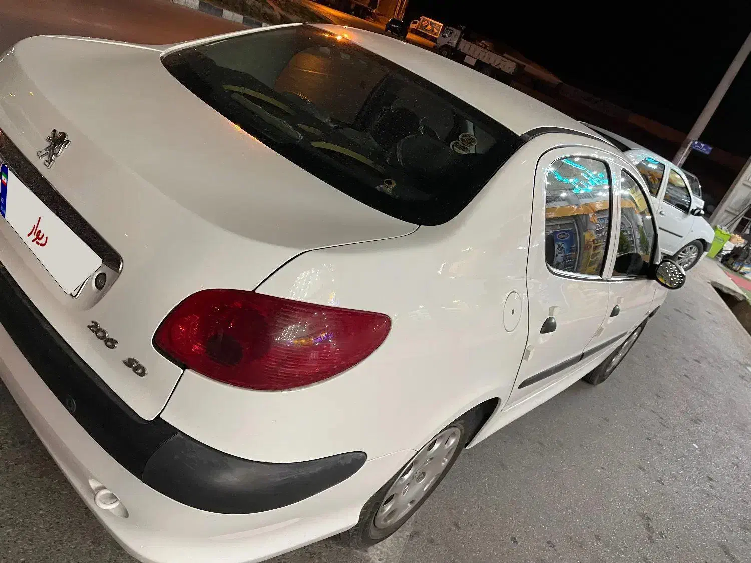 پژو ۲۰۶ صندوق دار v8 - 1393
