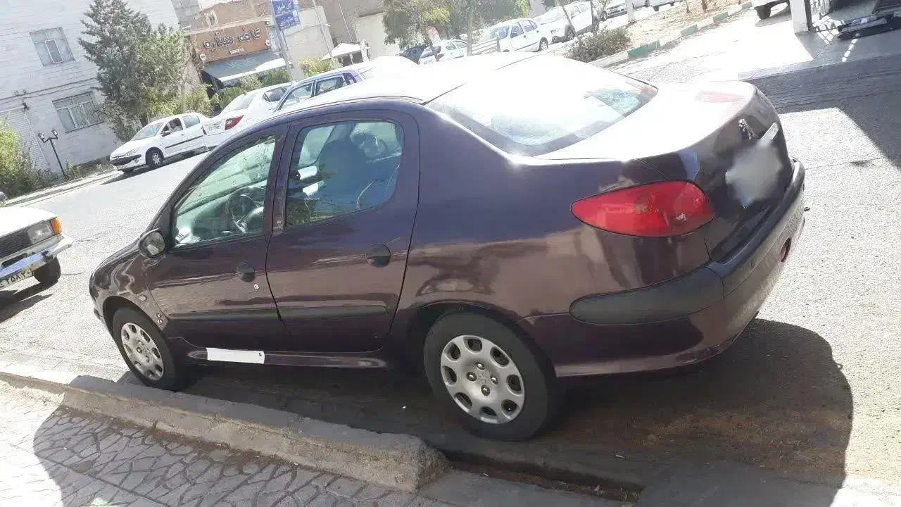 پژو ۲۰۶ صندوق دار v8 - 1394