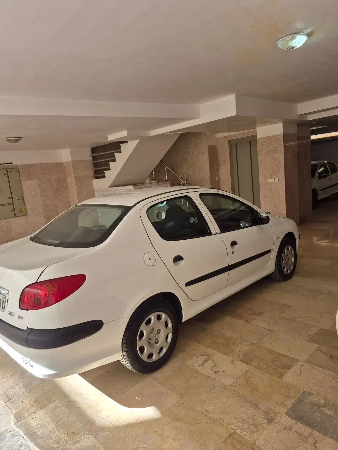 پژو ۲۰۶ صندوق دار v8 - 1395