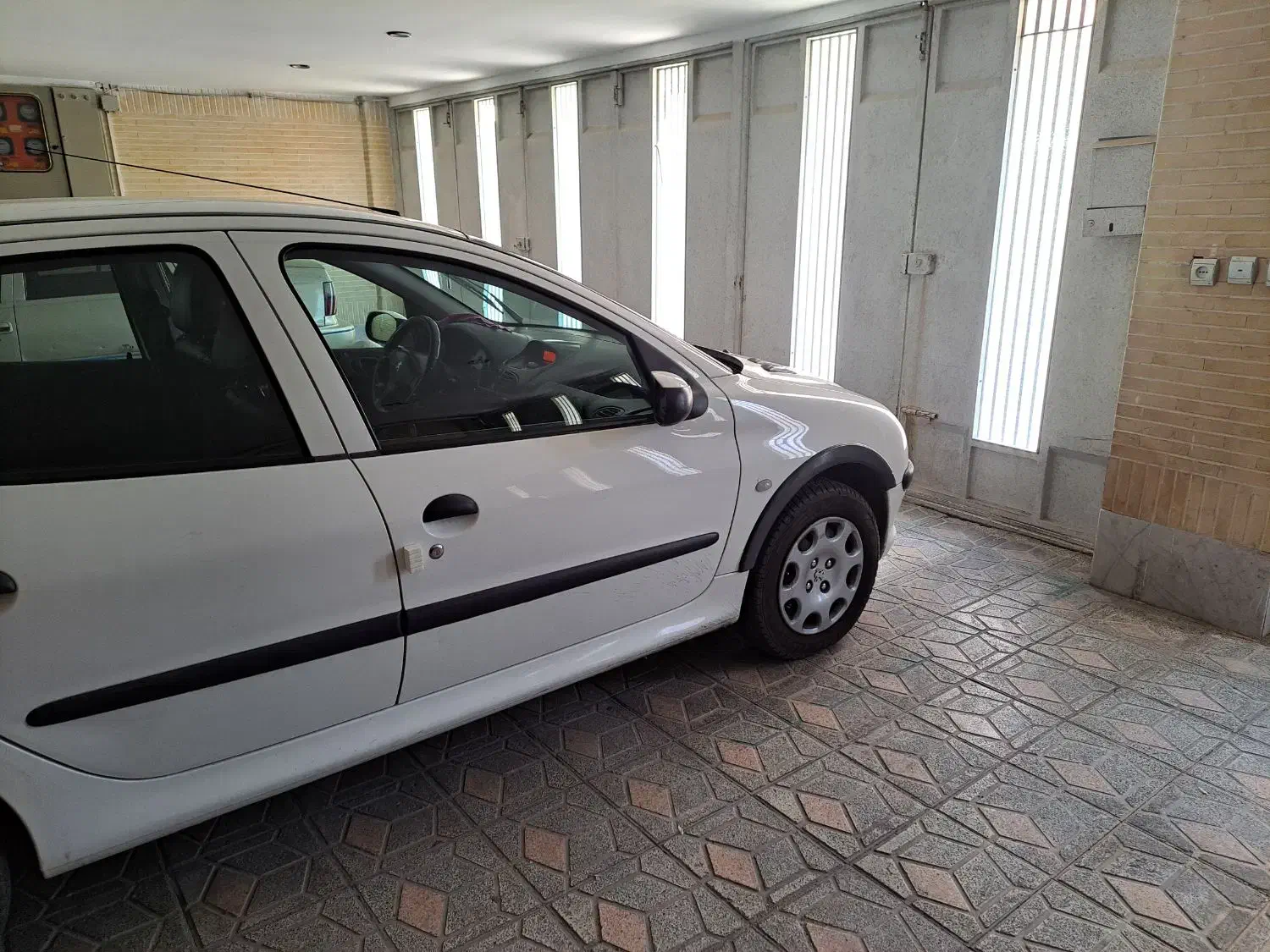 پژو ۲۰۶ صندوق دار v8 - 1394