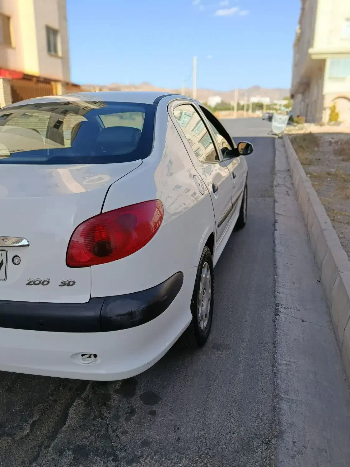 پژو ۲۰۶ صندوق دار v8 - 1397