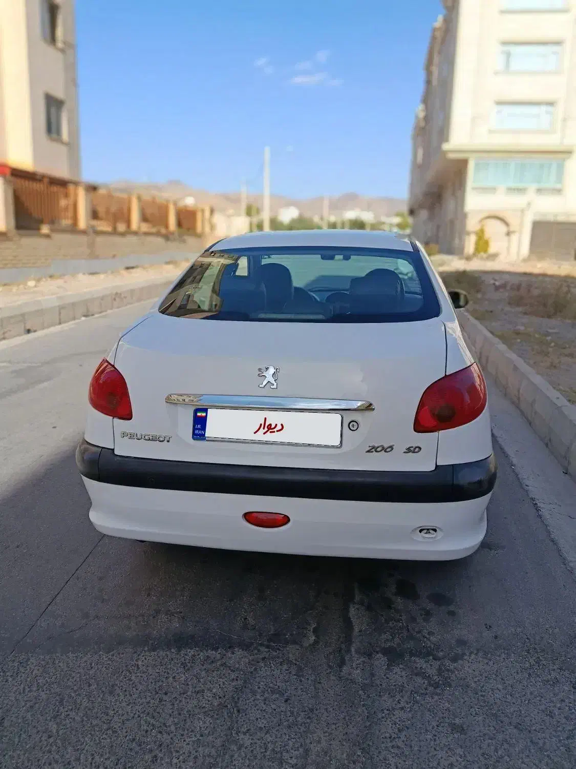 پژو ۲۰۶ صندوق دار v8 - 1397