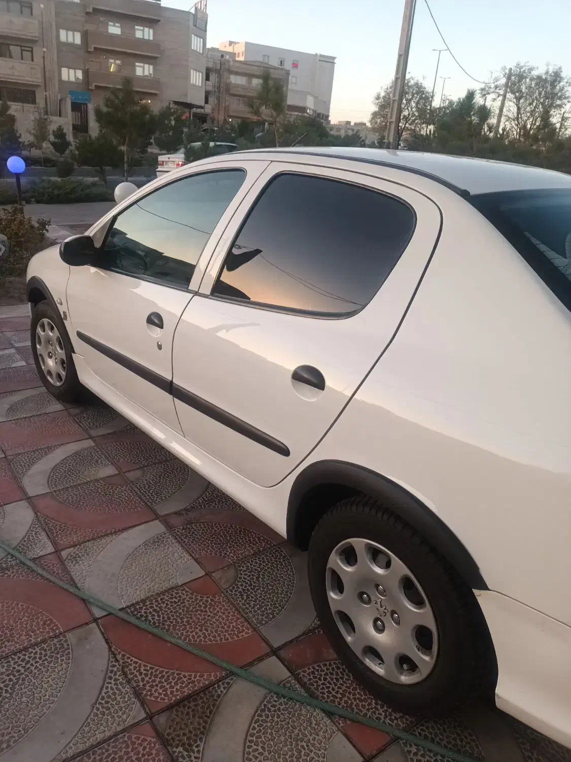 پژو ۲۰۶ صندوق دار v8 - 1396