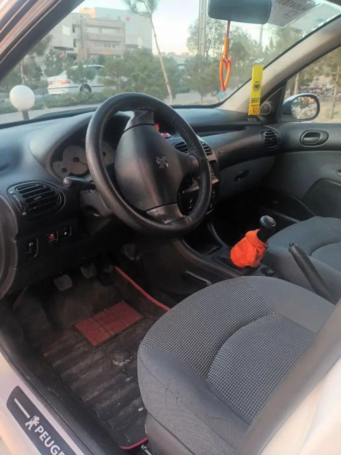 پژو ۲۰۶ صندوق دار v8 - 1396