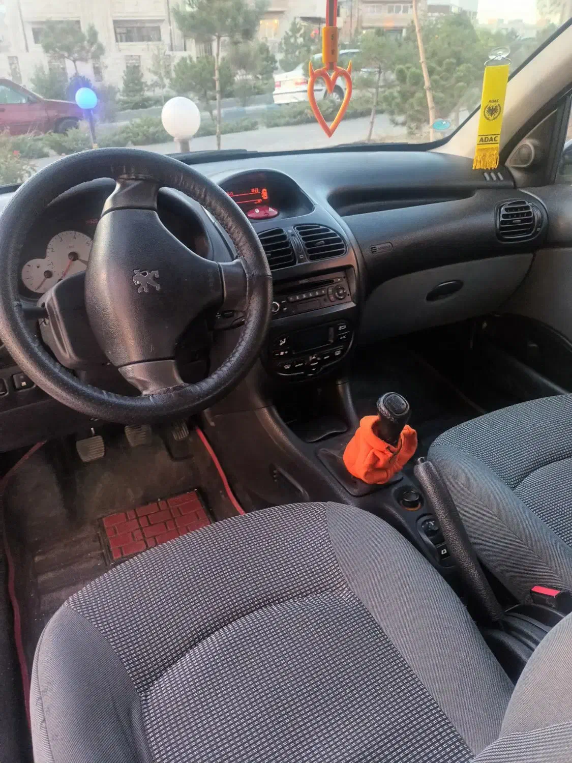 پژو ۲۰۶ صندوق دار v8 - 1396