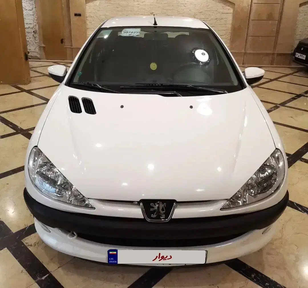پژو ۲۰۶ صندوق دار v8 - 1396