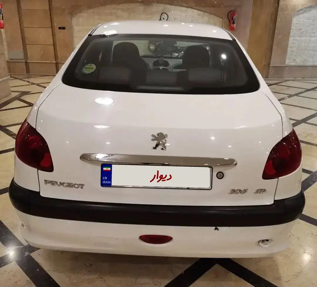 پژو ۲۰۶ صندوق دار v8 - 1396