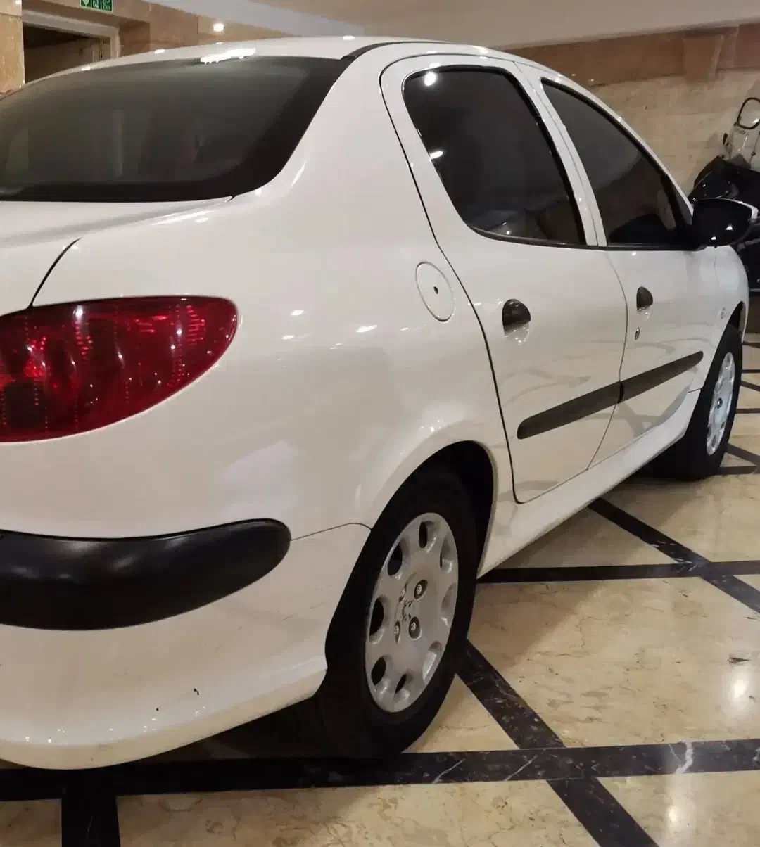 پژو ۲۰۶ صندوق دار v8 - 1396